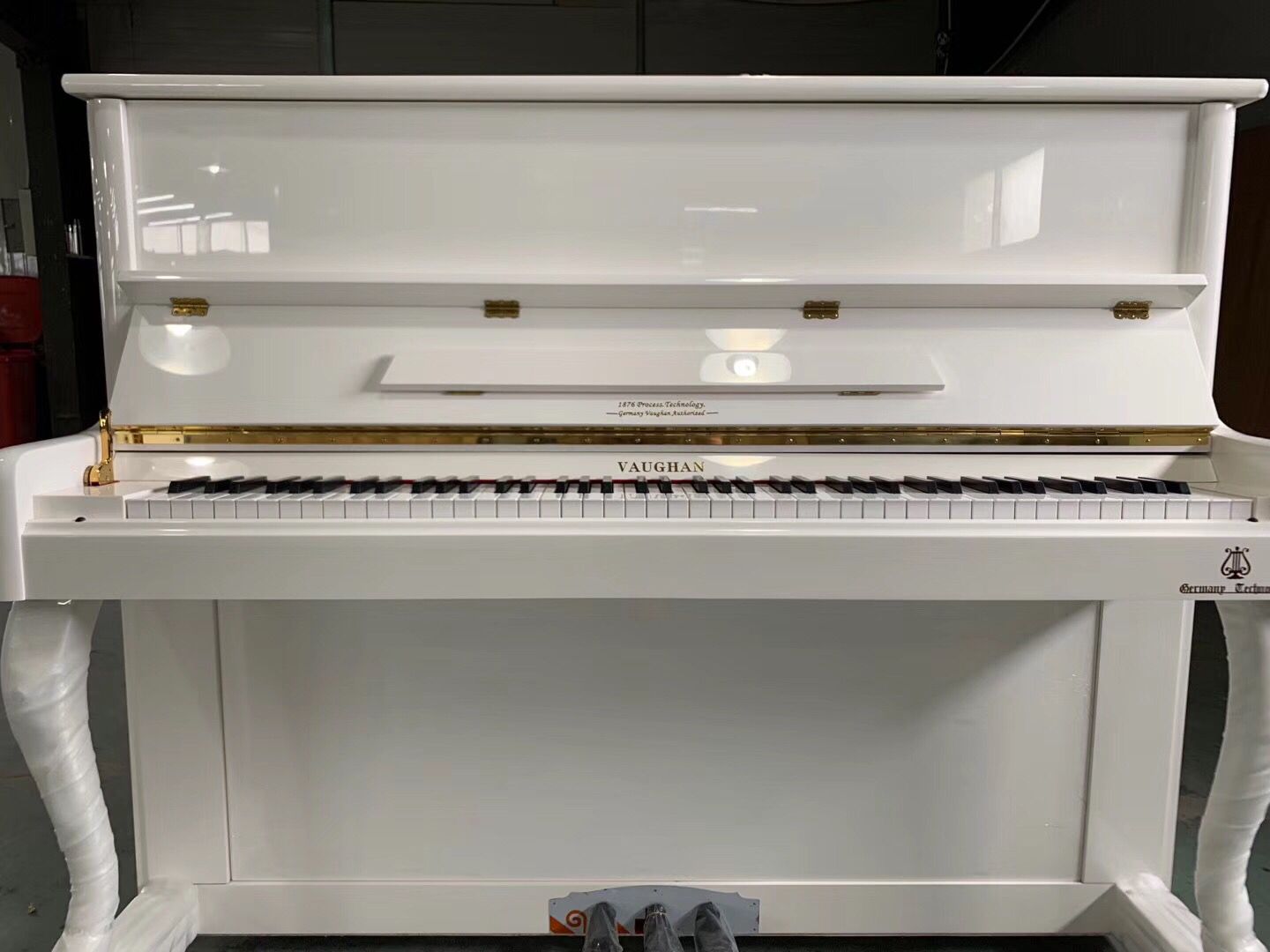 Piano ATLAS trắng